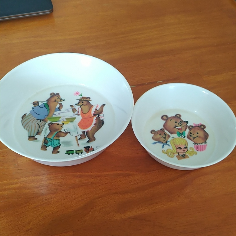 Oneida vintage bowels